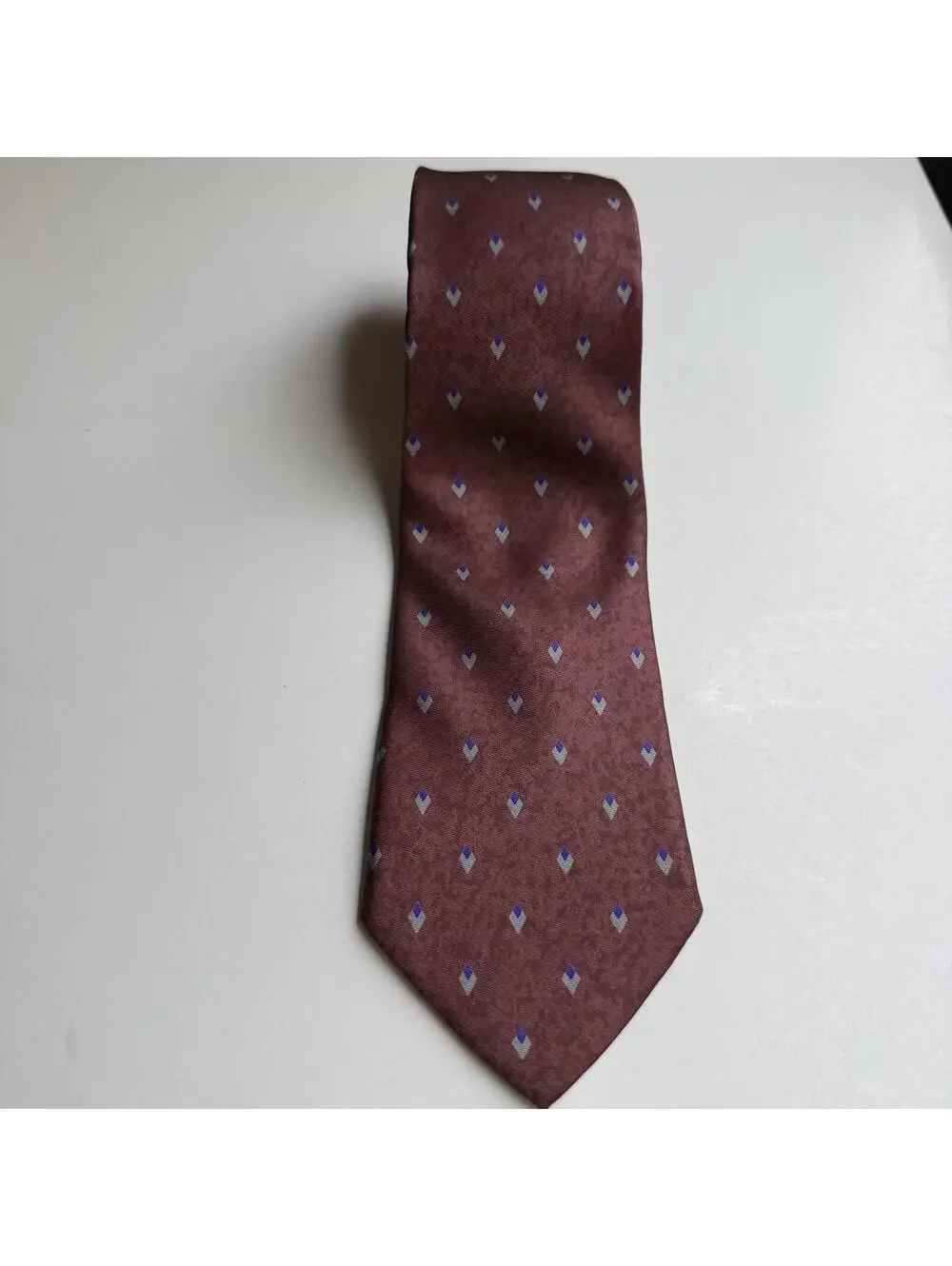 Italian Silk Necktie – Burgundy Diamond Pattern. Vintage